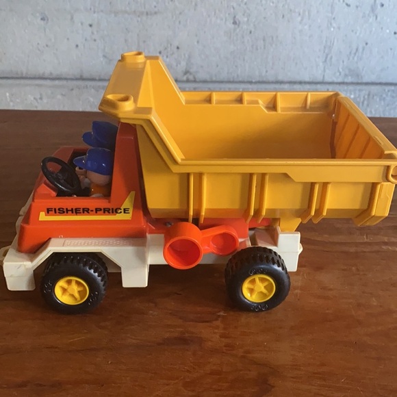 Vintage 1979 Fisher-Price Truck + 2 little characters - Picture 4 of 11